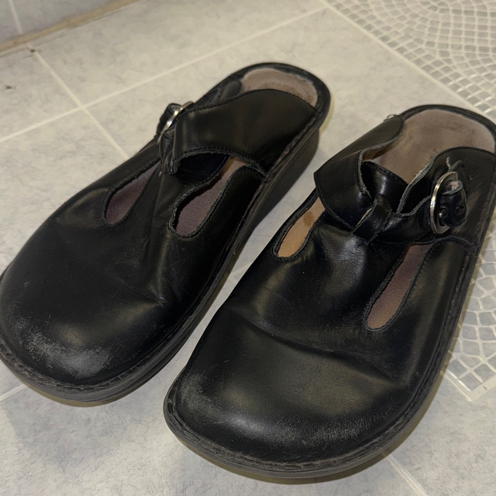 Alegria Black Leather Mules